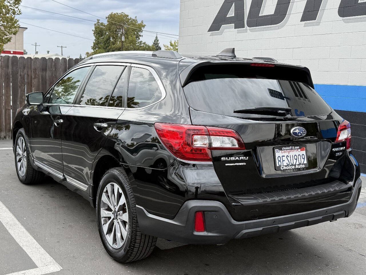 Used 2019 Subaru Outback 3.6R Touring w/ Popular Package #3A AWD/4WD image 4