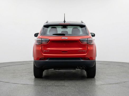 Used 2025 Jeep Compass Trailhawk image 7