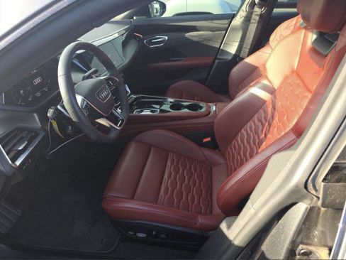 Used 2023 Audi e-tron GT Premium Plus w/ Performance Package AWD/4WD image 3