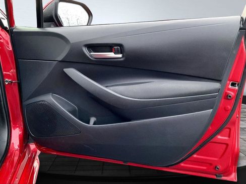 Used 2021 Toyota Corolla LE image 24