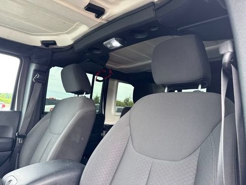 Used 2018 Jeep Wrangler Unlimited Sport S AWD/4WD image 16