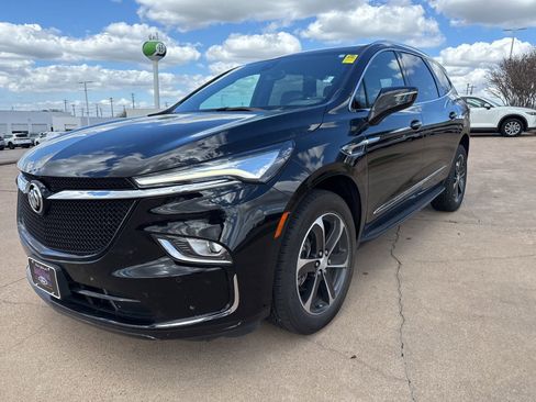 Used 2022 Buick Enclave Essence w/ Experience Buick Package image 3