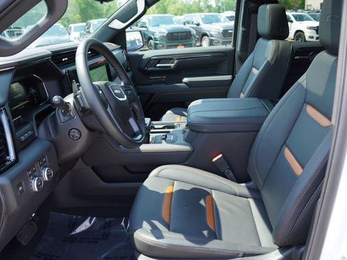 Certified 2026 GMC Sierra 1500 AT4 w/ Technology Package AWD/4WD image 16