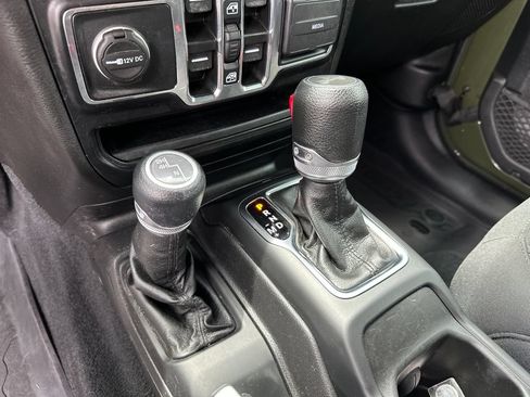 Used 2022 Jeep Wrangler Unlimited Sport AWD/4WD image 29