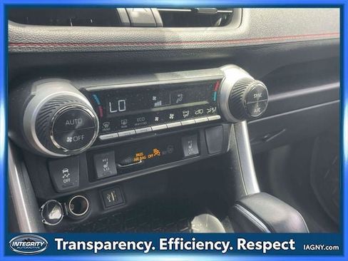 Used 2024 Toyota RAV4 SE w/ Weather & Moonroof Package AWD/4WD image 33