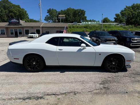 Used 2015 Dodge Challenger R/T Scat Pack RWD image 2