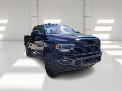 Used 2019 RAM 2500 Laramie w/ Black Appearance Package image 3