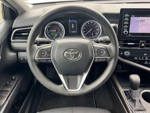Used 2021 Toyota Camry LE FWD image 18