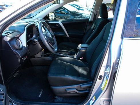 Used 2017 Toyota RAV4 LE image 10