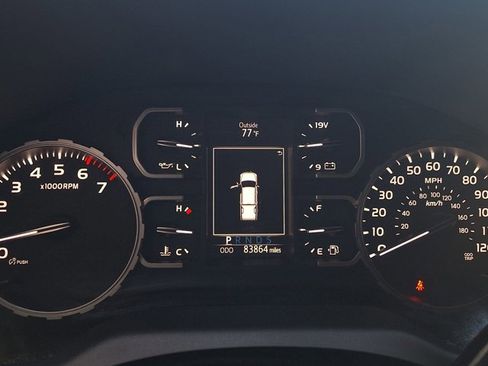 Used 2018 Toyota Tundra SR5 image 10