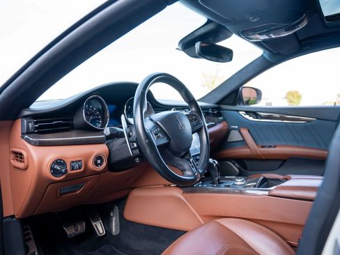 Used 2018 Maserati Quattroporte S GranLusso Q4 image 2