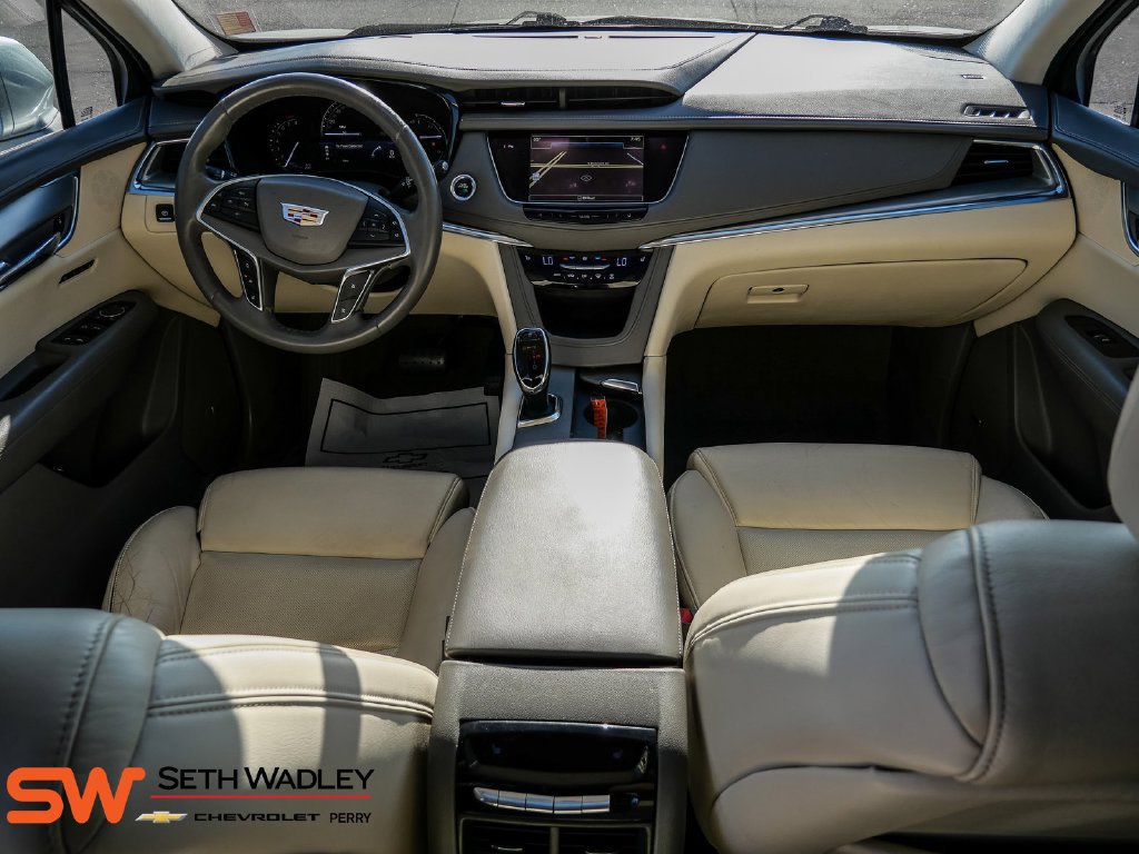 Used 2017 Cadillac XT5 Luxury w/ Driver Awareness Package FWD image 28