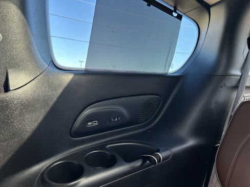 Used 2017 Chrysler Pacifica Limited w/ Advanced Safetytec Group image 35