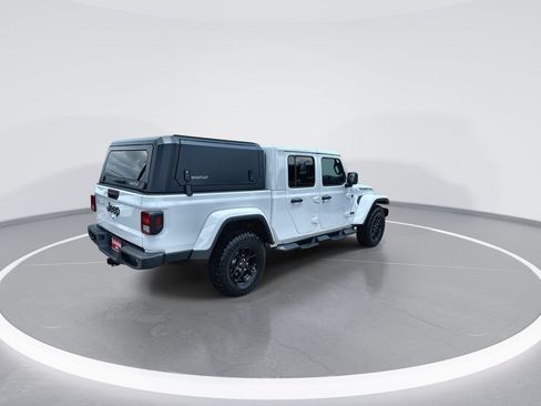 Used 2025 Jeep Gladiator Sport AWD/4WD image 8