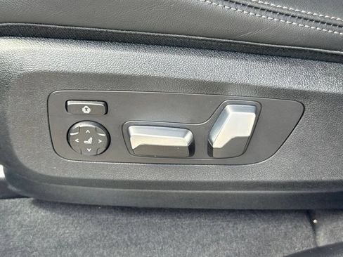Used 2026 BMW X5 sDrive40i w/ M Sport Package RWD image 22
