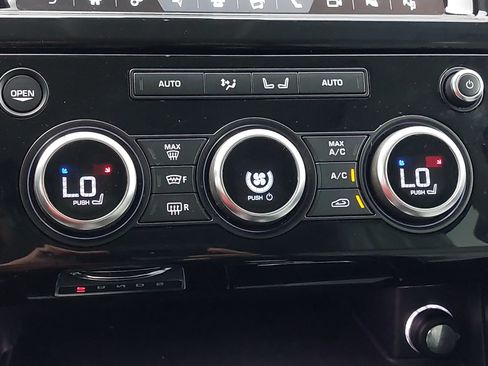 Used 2019 Land Rover Discovery HSE Luxury AWD/4WD image 25