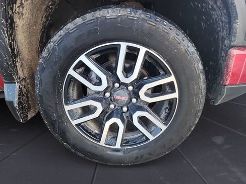 Used 2023 GMC Sierra 1500 AT4 w/ AT4 Premium Package AWD/4WD image 9
