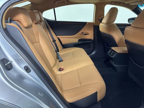Used 2023 Lexus ES 350 w/ Premium Package image 18