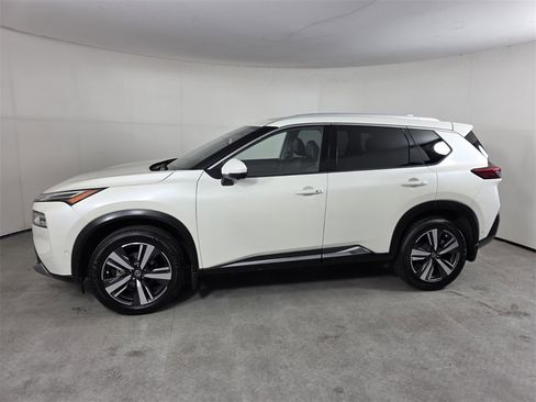 Used 2021 Nissan Rogue Platinum image 7