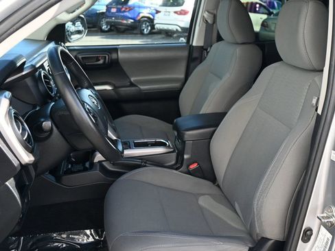 Used 2019 Toyota Tacoma SR5 image 12