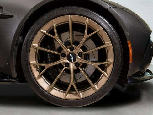 Used 2025 Aston Martin V8 Vantage Coupe image 42