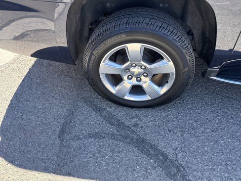 Used 2019 Chevrolet Suburban Premier AWD/4WD image 10