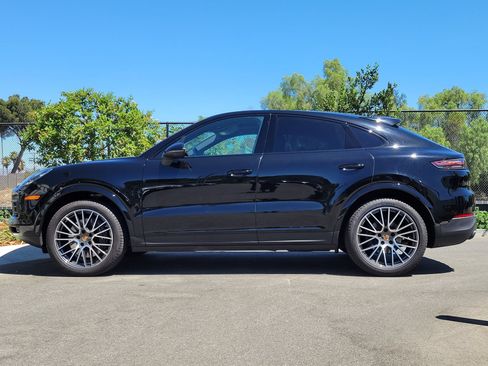Certified 2023 Porsche Cayenne Coupe AWD/4WD image 2