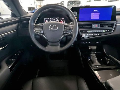 Used 2023 Lexus ES 250 w/ Premium Package image 8