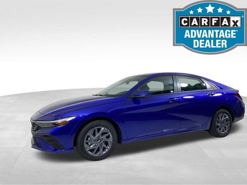Used 2025 Hyundai Elantra Hybrid FWD image 1