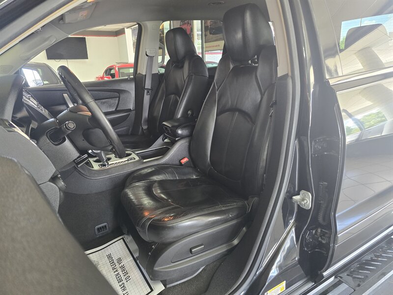 Used 2009 GMC Acadia SLT AWD/4WD image 8