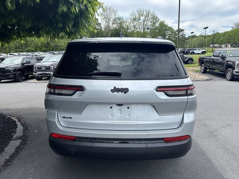 New 2025 Jeep Grand Cherokee L Altitude image 4