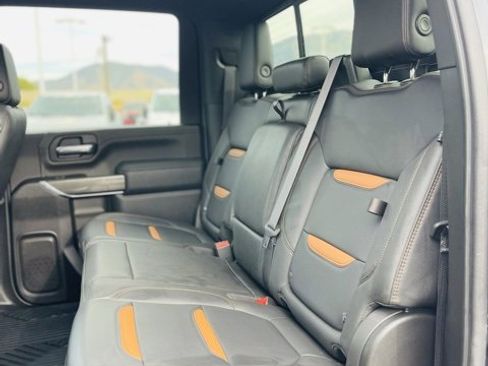 Used 2022 GMC Sierra 2500 AT4 w/ AT4 Preferred Package image 17