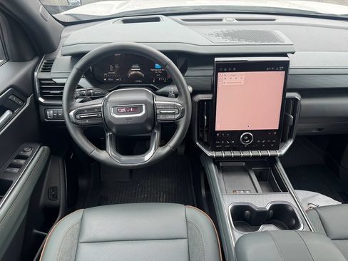 Used 2025 GMC Acadia AT4 w/ Luxury Package AWD/4WD image 13