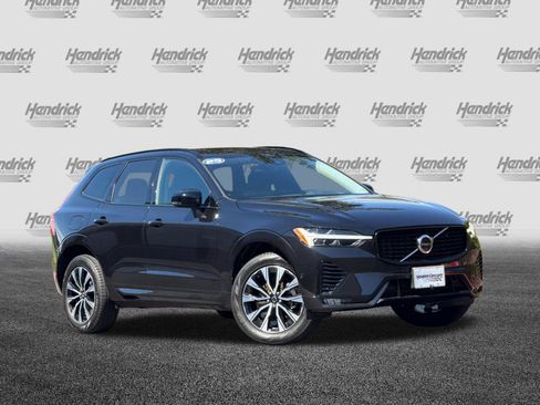 Used 2025 Volvo XC60 B5 Plus image 2