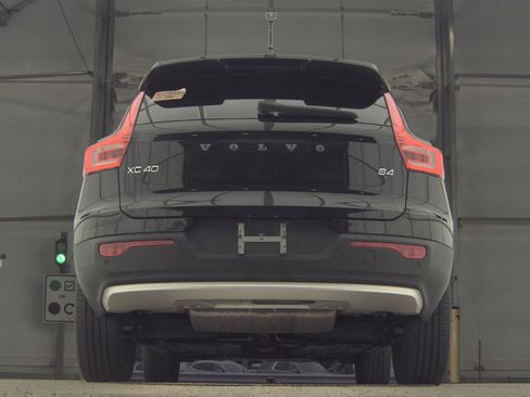 Used 2023 Volvo XC40 B4 Plus w/ Driver Assist Package FWD image 12