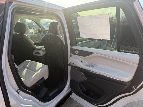 New 2026 Lincoln Navigator Reserve AWD/4WD image 14