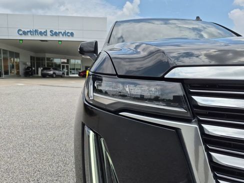 Used 2023 Cadillac Escalade Premium Luxury Platinum AWD/4WD image 9