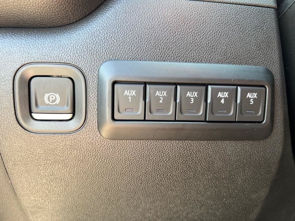 New 2025 GMC Sierra 2500 Pro w/ Convenience Package AWD/4WD image 14