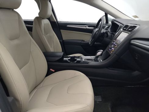 Used 2016 Ford Fusion Titanium FWD image 21