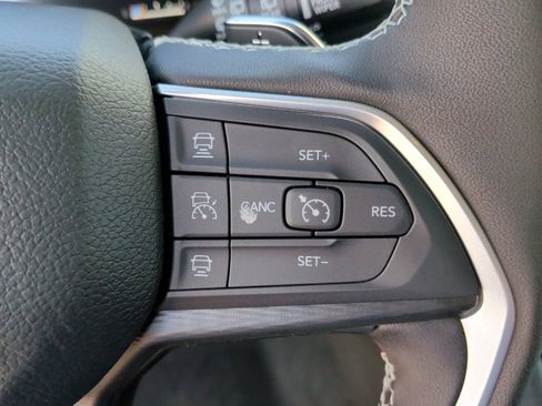 New 2025 Jeep Grand Cherokee L Altitude image 18