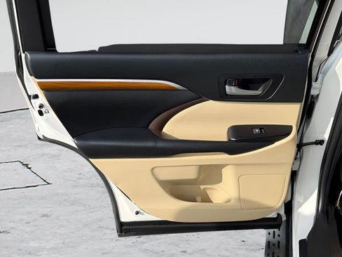 Used 2019 Toyota Highlander Limited Platinum image 20