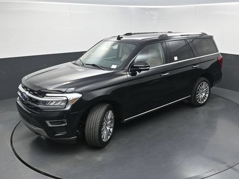 Used 2023 Ford Expedition Limited AWD/4WD image 36