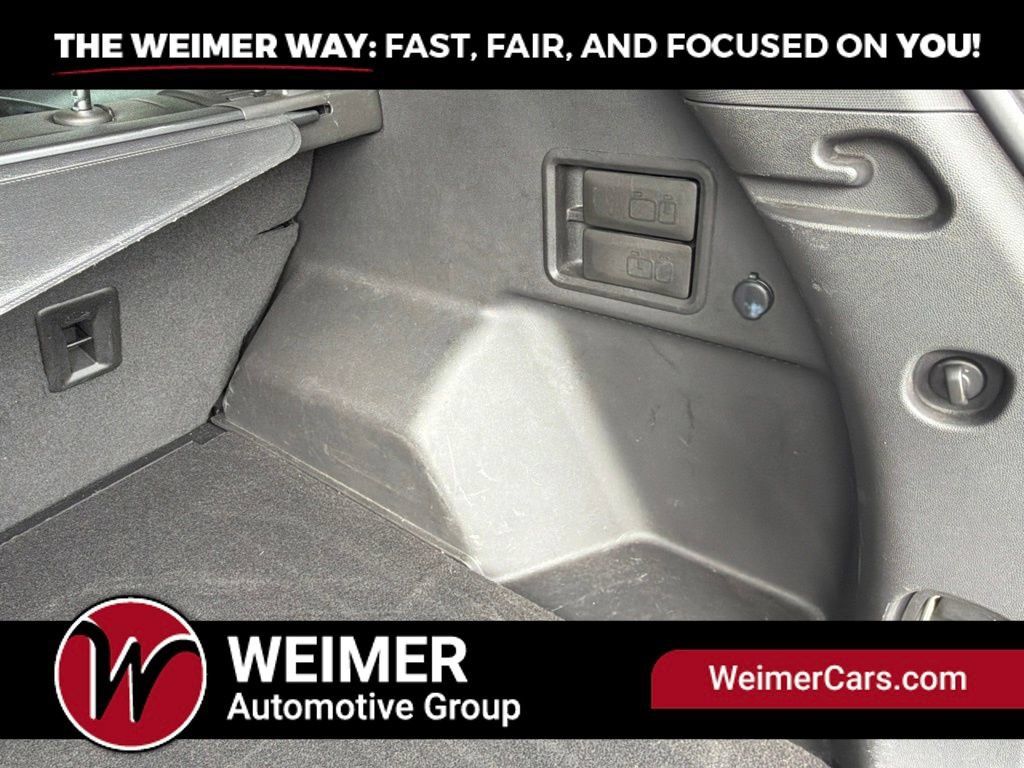 Used 2023 Chevrolet Equinox Premier AWD/4WD image 13