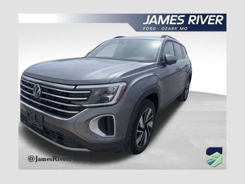 Used 2025 Volkswagen Atlas SE image 1