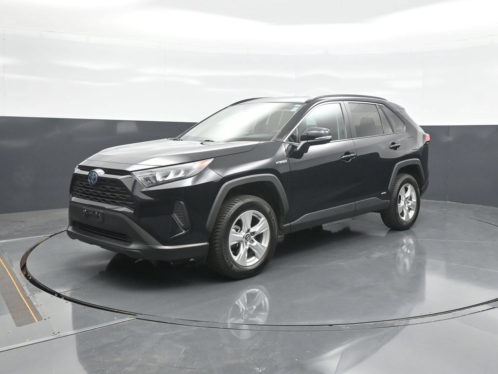 Used 2020 Toyota RAV4 LE w/ Carpet Mat Package AWD/4WD image 3