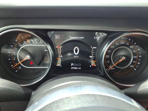 Used 2022 Jeep Wrangler Unlimited Sahara w/ LED Lighting Group AWD/4WD image 14