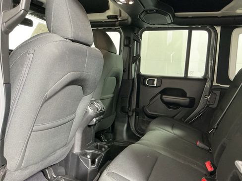 Used 2019 Jeep Wrangler Unlimited Sport image 26