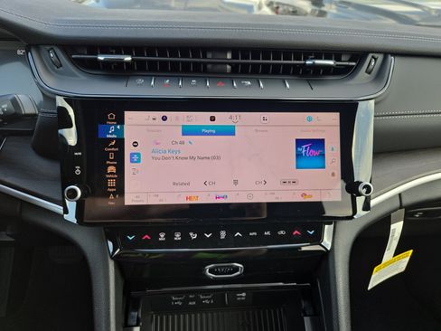 New 2026 Jeep Grand Cherokee Altitude image 10