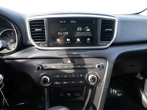 Used 2021 Kia Sportage LX image 17