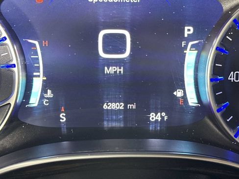 Used 2023 Chrysler Pacifica Limited FWD image 15